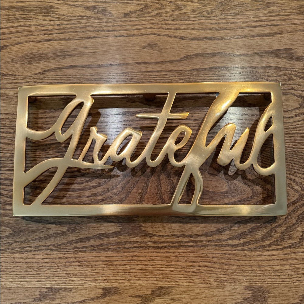 Crate & Barrel “Grateful” Copper Metal Trivet – Modern Holiday Decor